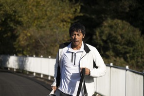 阿部寛、走って走って走りまくる！『俺ではない炎上』場面写真 画像