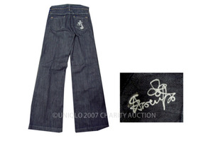 松ケン、サトエリに松田龍平も参加！　ユニクロゆかりの著名人がオークション開催！ 画像