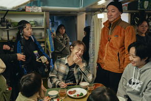 北川景子「前向きに生きようとする泥臭さを、見守っていただけたら」『ナイトフラワー』撮影現場レポート＆メイキング写真 画像