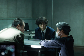 山田裕貴と佐藤二朗、圧巻の心理戦『爆弾』メイキング写真＆撮影レポート 画像