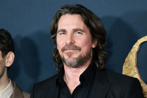 クリスチャン・ベイル、自身の出演作で子どもにオススメしたい映画は宮崎駿監督の『ハウルの動く城』 画像