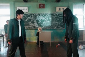 水上恒司”桜” vs JUNON”杉下”教室での激闘シーン振り返る『WIND BREAKER／ウィンドブレイカー』特別映像 画像