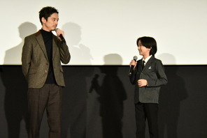 坂口健太郎「きついパートを背負ってくれた」少年時代を演じた小野桜介が“人生初”の舞台挨拶に登壇『盤上の向日葵』 画像