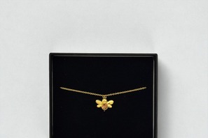 「ちょっとだけエスパー」即完売した“ぶんぶん蜂ネックレス”が予約受付中 11月19日まで 画像