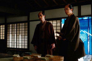 「とても良いオタク仕草」…定信が蔦重に伝えた想いに感動の声続々「べらぼう」47話 画像