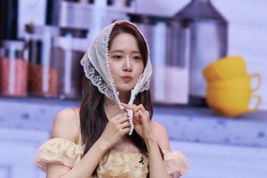 『暴君のシェフ』ユナ、女神ビジュアルで魅せた！“目が離せない”舞台裏ショット【PHOTO】 画像