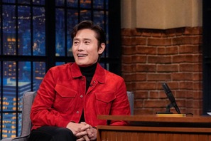 米トーク番組に出演したイ・ビョンホン、新作映画の裏話でスタジオを沸かした！ 画像