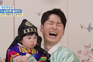 18歳年下の日本人女性と結婚した俳優シム・ヒョンタク、愛息ハルくんの1歳祝いで号泣「妻は僕の酸素呼吸器」 画像