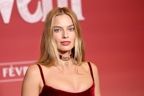 シャネル新CMでマーゴット・ロビーとカイリー・ミノーグが共演「Come into My World」のMVをリクリエイト 画像