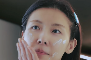 ハ・ジウォン、15年間1日も欠かさず続けた“朝の美肌ルーティン”を披露！「レモン大好き」 画像