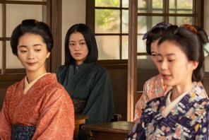 「風、薫る」第22回あらすじ・場面写真　英語の得意な直美と多江が中心となり、洋書の翻訳作業を進めるが…4月28日放送 画像