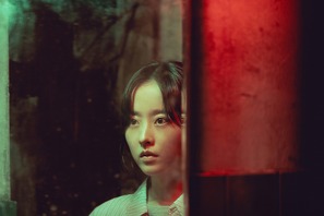 パク・ボヨン、新境地のダークな顔に絶賛の嵐！Disney+新作『ゴールドランド』で魅せた「底知れぬ演技力」 画像