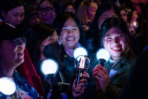 K-POP人気グループの「ペンライト」事情。“意外と面白い”名前の由来やデザインをご紹介！ 画像