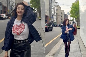 奇跡の50代キム・ヘス、思わず“えっ”と声が出るほどの脚線美 画像
