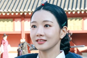 『素晴らしき新世界』女優イ・セヒ、麗しい韓服姿のオフショット公開！“大根演技のトップスター”役に絶賛の声 画像