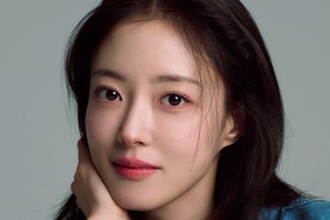 『赤い袖先』女優イ・セヨンが笑顔で食事を手渡し…無料給食所での“心温まる善行”が話題！ 画像
