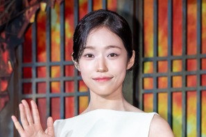 Netflix新作『トングン』主演ノ・ユンソ、時代劇初挑戦で発声や姿勢に大苦戦!?「普段とは違うことばかりで…」 画像