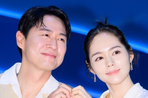 女優ハン・ガインの夫で俳優のヨン・ジョンフンが衝撃告白!?「妻の初キスシーンの相手は…」 画像