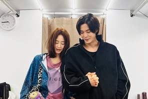 キム・ヘス＆キム・ジフン、仲睦まじい“密着夫婦ショット”。この2人から目が離せない！【写真】 画像