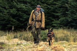 ブラッド・ピット演じる退役軍人と義足の愛犬、互いを支え合う固い絆…『ハート・オブ・ビースト』予告編 画像