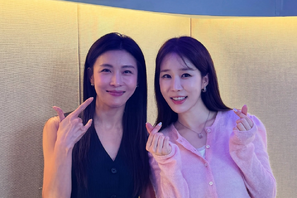 「2人あわせて92歳って本当…!?」女優ハ・ジウォン＆ユ・インナが“15年ぶり”の再会！【写真】 画像