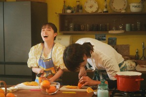 「エンドレスで見ていたい」橋本環奈“緑”とチェ・ジョンヒョプ“西上”、キッチンで急接近「バカンスの法則」13話～15話