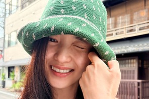 女優キム・テリ、日本旅行中の姿がまるで青春映画のワンシーン！“愛らしさ全開”の近況【写真】 画像