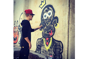 ジャスティン・ビーバー、私有地への落書きで次回ブラジル入国時には逮捕!? 画像