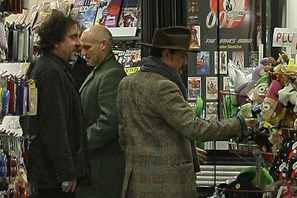 ジョニー・デップ、ティム・バートンとロンドンでクリスマス・ショッピング 画像