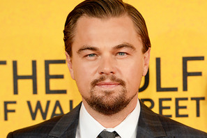 レオナルド・ディカプリオ、人気番組でジョナ・ヒルと『タイタニック』の名シーンを再現！ 画像