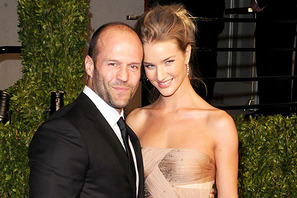 ジェイソン・ステイサム＆ロージー・ハンティントン＝ホワイトリー、今夏に結婚？ 画像