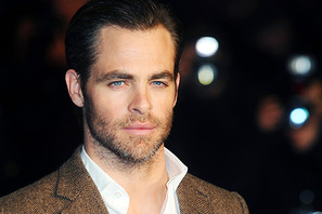 クリス・パイン、人気アルマーニ・コードの新たなイメージキャラクターに 画像