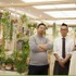 左：セレクトショップのディレクターとして知られる南貴之氏　右：植物監修のTumbler＆FLOWERS いけばな教授者 渡来徹氏。