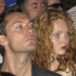 6月にロンドンで開催されたレディオヘッドのコンサートでのジュード・ロウとうわさの彼女、リリー・コール　-(C) AFLO