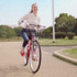 「パンクに強いLED オートライト付き自転車」CM シーン
