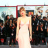 第72回「ヴェネチア国際映画祭」レッドカーペット・ファッション／ダコタ・ジョンソン -(C) Getty Images