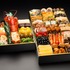 「博多久松 和洋折衷本格料亭おせち」。和洋折衷の食材が46品詰め込まれている。