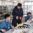 工場再開を準備する菊池製作所社員を取材