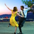 『ラ・ラ・ランド』　Photo credit:  EW0001: Sebastian (Ryan Gosling) and Mia (Emma Stone) in LA LA LAND.  Photo courtesy of Lionsgate.（C） 2016 Summit Entertainment, LLC. All Rights Reserved.