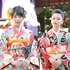 桜井日奈子＆山本舞香／晴れ着お披露