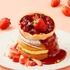 ストロベリーパイのパンケーキ　濃厚な苺ソース添え