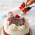 自分で飾り付けるクリスマス・ケーキに皆でワクワク♪
