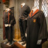 大広間 ホグワーツの制服「ワーナー ブラザース スタジオツアー東京 ‐ メイキング・オブ・ハリー・ポッター」‘Wizarding World’ and all related names, characters and indicia are trademarks of and © WarnerBros. Entertainment Inc. – Wizarding World publishing rights © J.K. Rowling.