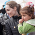 UNHCR親善大使としてヨルダンのザータリ難民キャンプを訪れたアンジェリーナ・ジョリー -(C) Getty Images