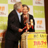 ダスティン・ホフマンから感激のキス受ける樹木希林／『カルテット！人生のオペラハウス』来日会見