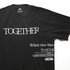 『トゥギャザー』公式グッズTOGETHER PHOTO TシャツB© 2025 Project Foxtrot, LLC 　