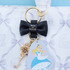 Maison de FLEUR Disney Collection「Alice in Wonderland」Alice/リボンキーリング　カラー：Black　価格：￥3,950