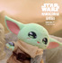 コスビ・等身大ぬいぐるみ『スター・ウォーズ／マンダロリアン・アンド・グローグー』グローグー© & ™ Lucasfilm Ltd.