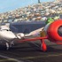 エル・チュパカブラ（通称エル・チュー）と日本代表飛行機・サクラ／『プレーンズ』 -(C) 2013 Disney Enterprises, Inc. All Rights Reserved.