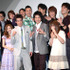 『ガチ☆ボーイ』舞台挨拶。主演の佐藤隆太、サエコ、仲里依紗をはじめ総勢13名が壇上に。